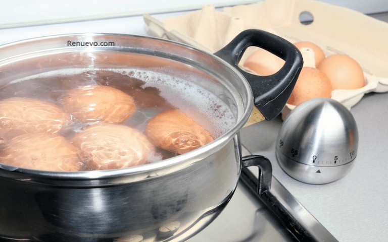 Ella Dice que la vida es demasiado dura. Luego su abuela saca ESTO de la cocina. WOW