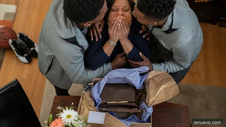 Hermoso el regalo que le hacen a esta madre sus hijos con su primer sueldo de basquetbolista profesional