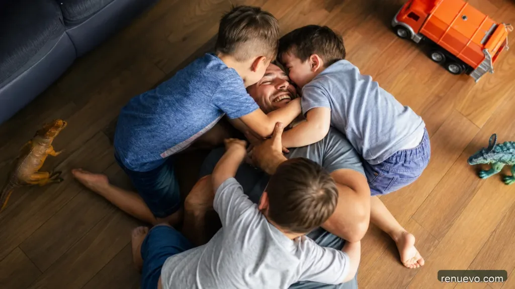 No hay nada mas tierno que ver a un hombre jugando con sus hijos