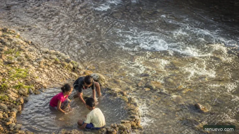 Este Padre Llevo a su hijo a ver a «Los Pobres». La respuesta de el chico lo dejó mudo!